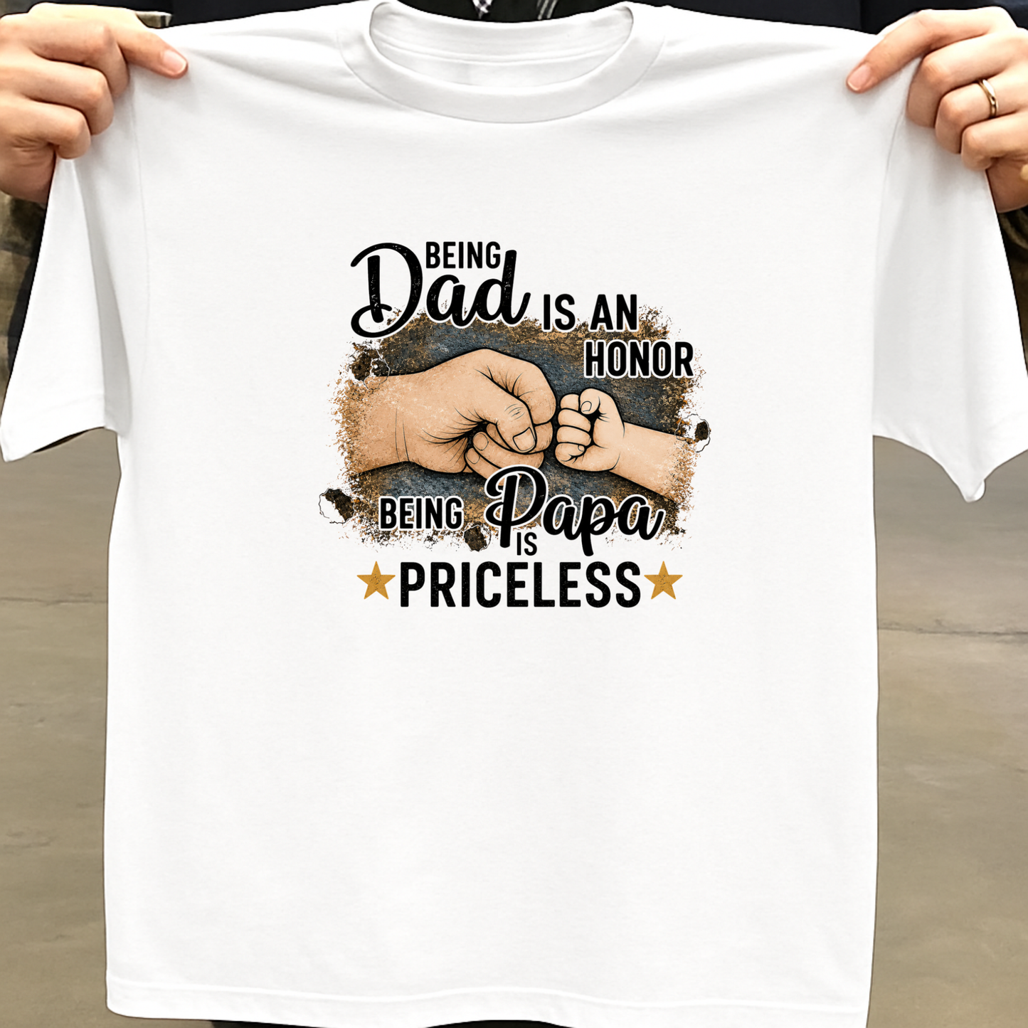 BEING PAPA IS PRICELESS PREMIUM CLASSIC T-SHIRT